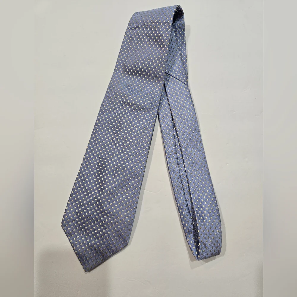 Banana Republic Blue and White Polka Dot Tie 100% Silk